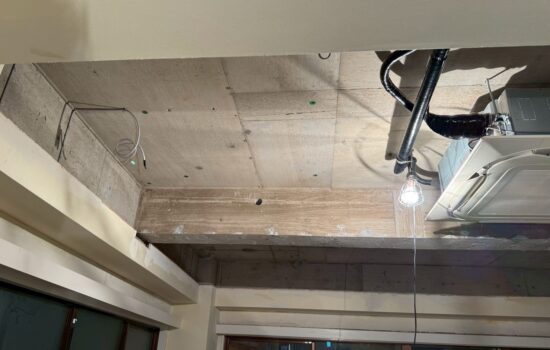 五反田駅近くのパーソナルジムで電気配線工事を行ないます