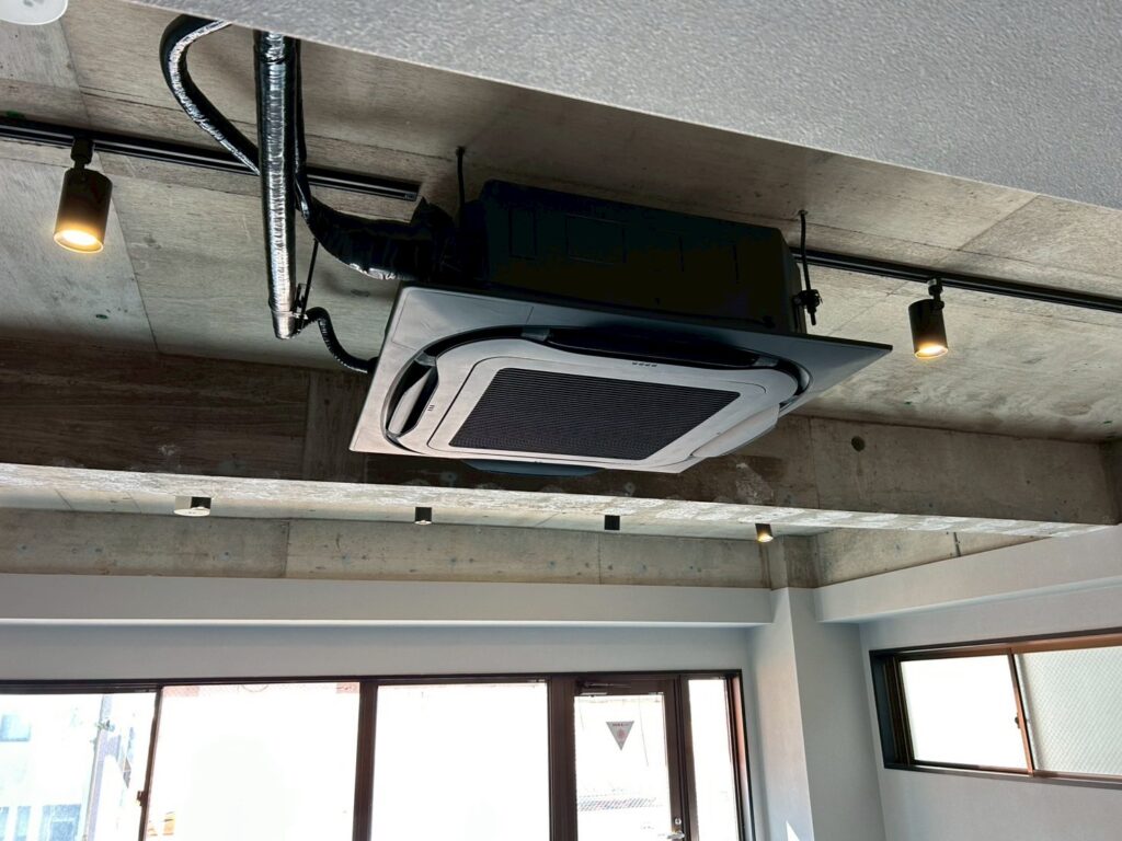 品川区荏原で天井埋め込み型エアコン既存写真