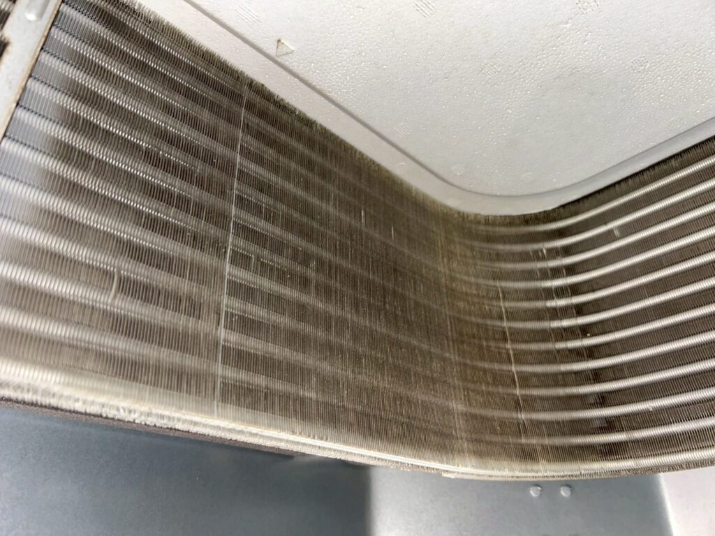 品川区荏原でオフィスエアコン、アルミフィンの写真