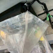 品川区荏原でオフィスエアコン高圧洗浄中写真