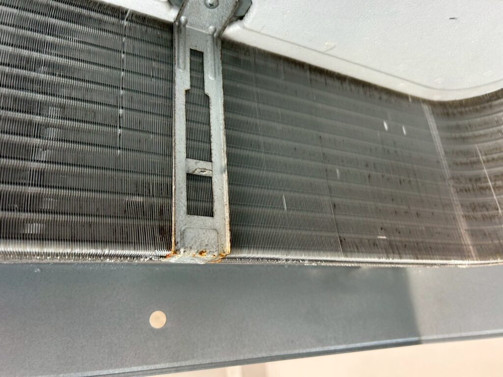 品川区荏原でオフィスエアコン高圧洗浄終了写真