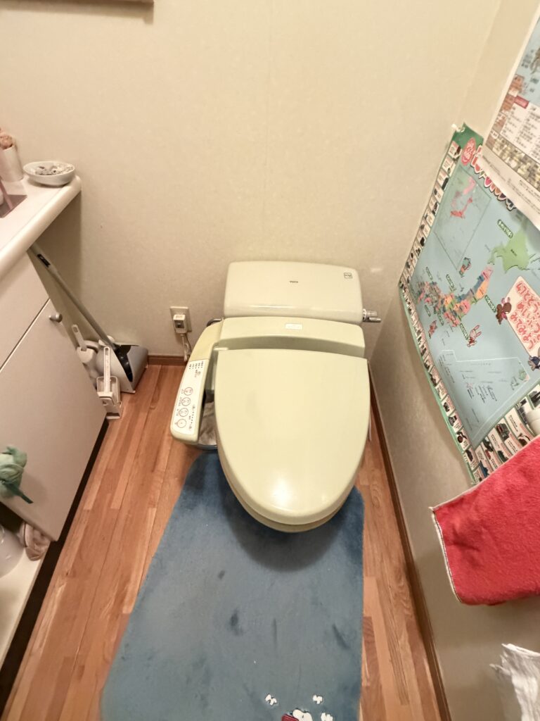 目黒区下目黒の既存のウォシュレットの写真