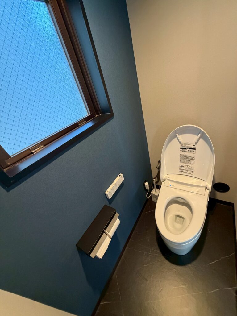 品川区五反田駅近くのパーソナルジムトイレリニューアルタンクレス写真