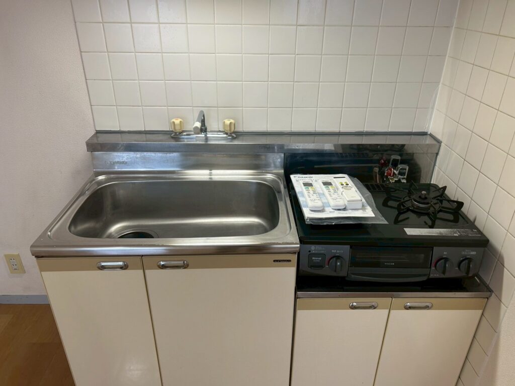 武蔵小山の賃貸マンションでキッチンのハウスクリーニング写真