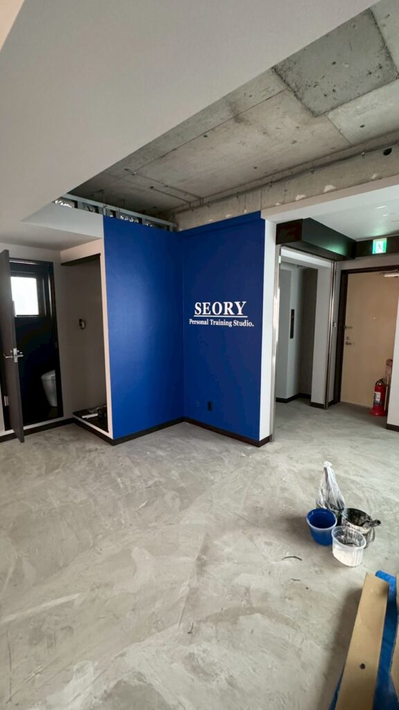 品川区五反田駅近く第2店舗の壁お店のサインいり完成写真