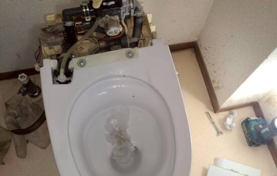 目黒区原町で賃貸マンションの壊れたウォシュレットトイレを交換