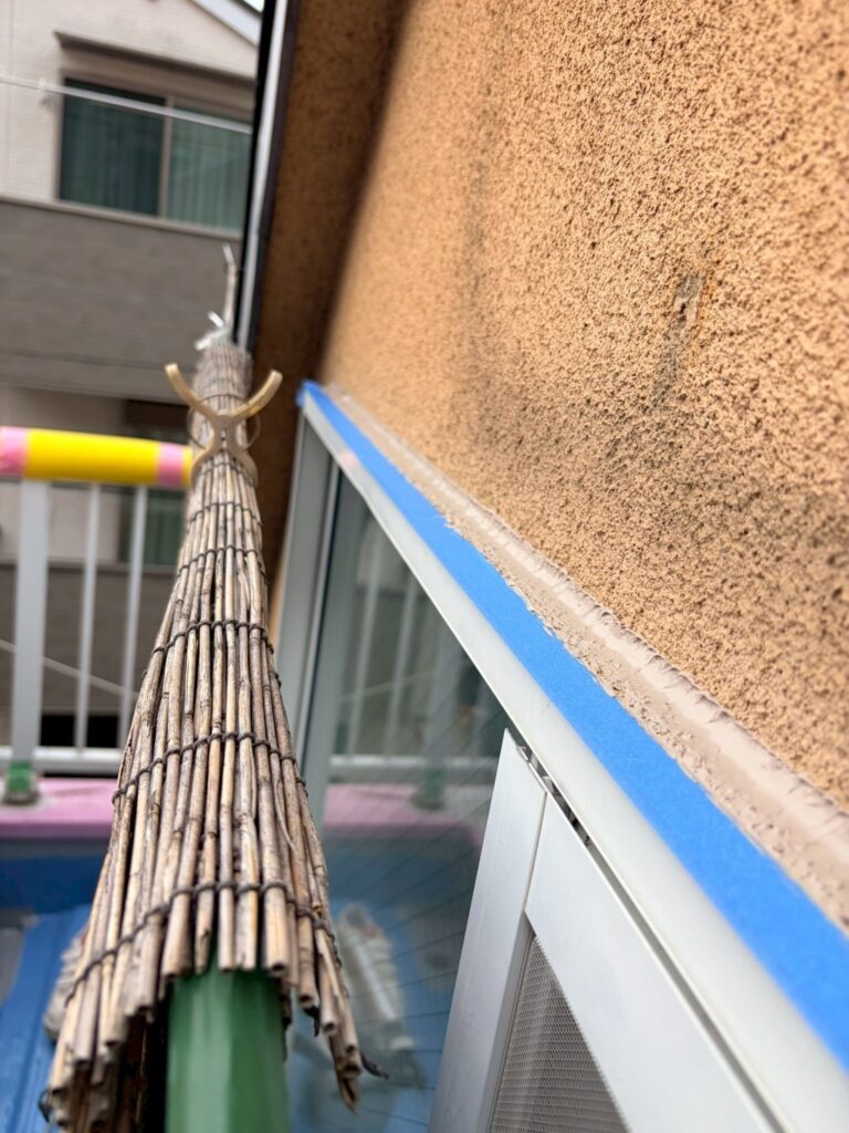 品川区小山でベランダサッシまわりシール打ち替え養生テープ写真