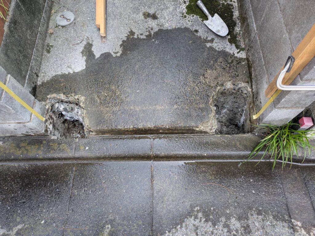 品川区荏原で門扉撤去後の清掃写真