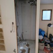 武蔵小山賃貸マンションお風呂場解体写真