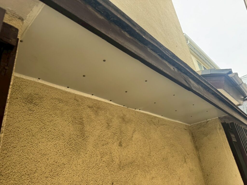 品川区小山台で庇あげ裏の腐食を修繕した写真