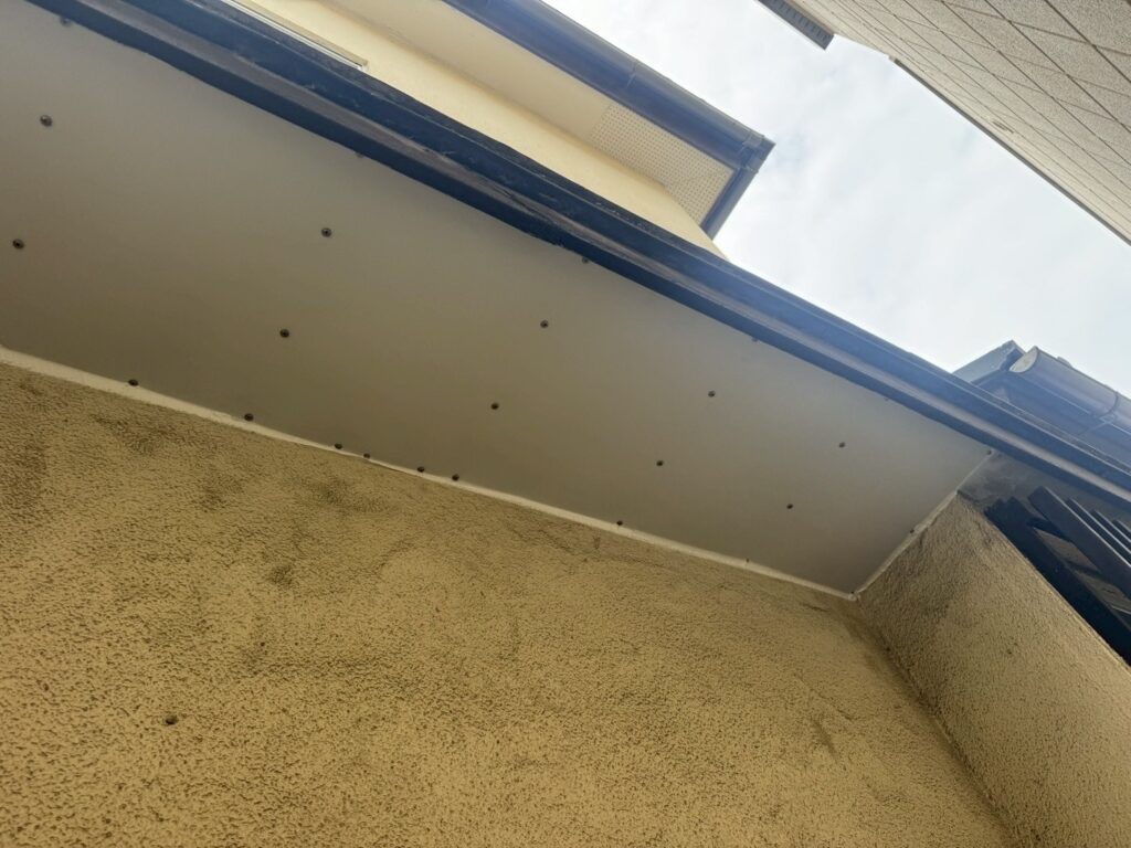 品川区小山台で軒天の腐食を修繕した写真