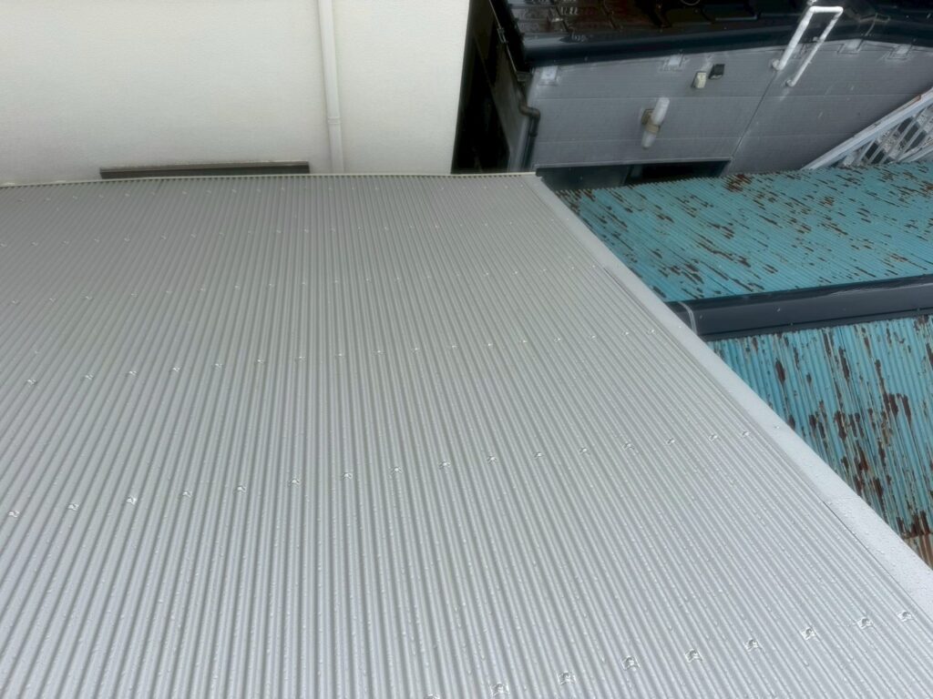 目黒本町屋根ガルバリウム鋼板波板屋根葺き替え工事終了写真