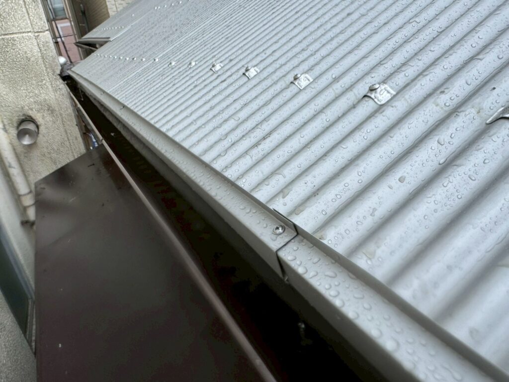 目黒本町で軒先水切り板金の写真