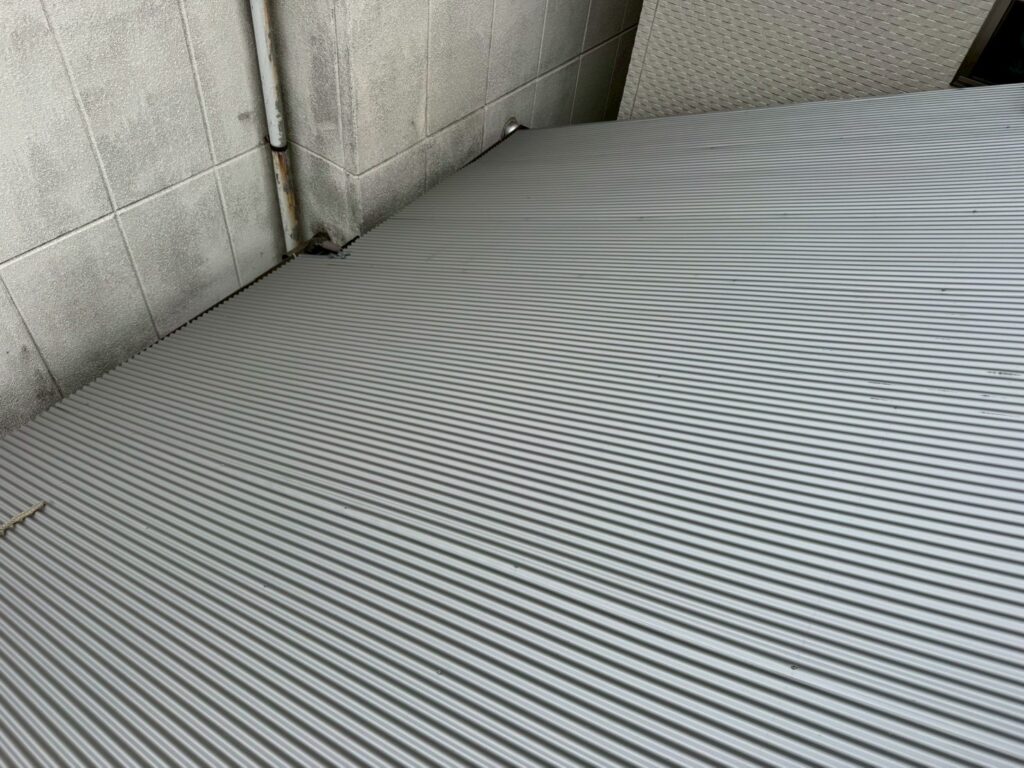 目黒区目黒本町の屋根波板仕様写真