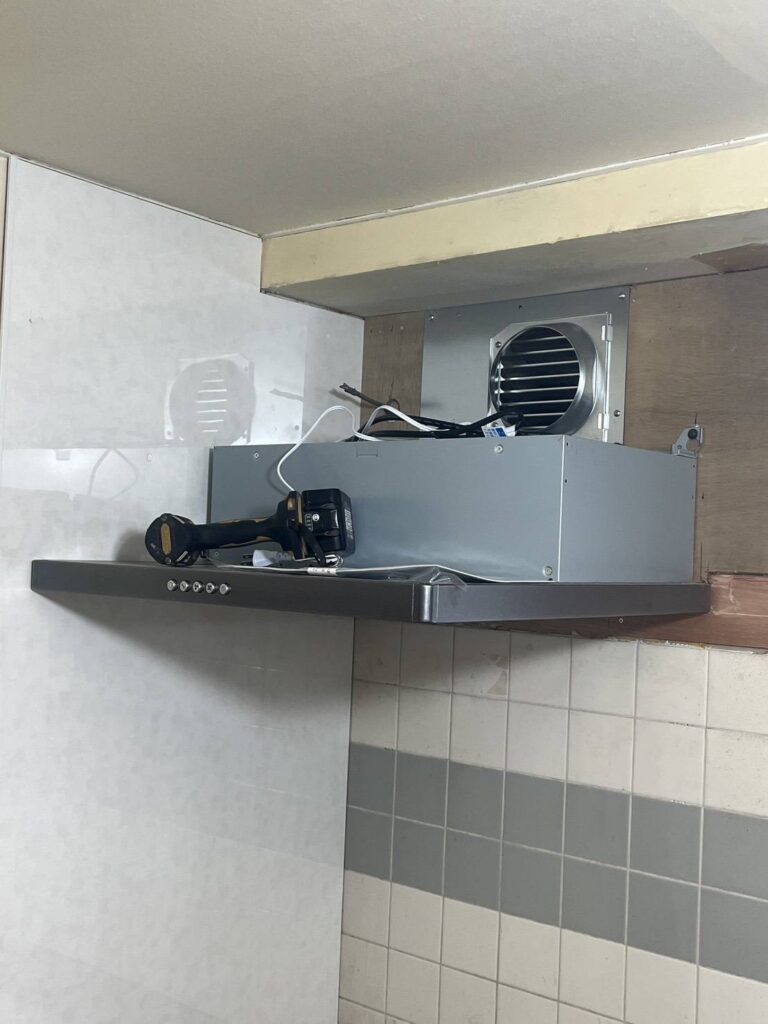 武蔵小山の賃貸マンションキッチンレンジフード写真