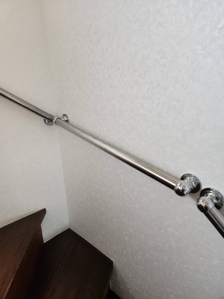 品川区小山台の戸建て階段追加で手すり設置した写真
