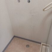 品川区小山のマンションで掃除用流しを撤去した写真