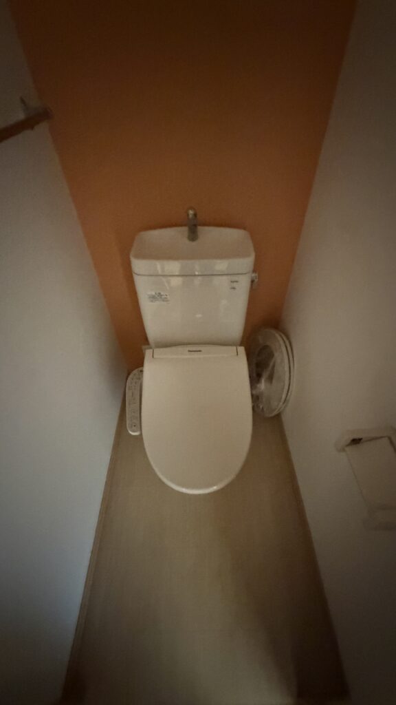 武蔵小山の退去した賃貸マンションのトイレ既存写真