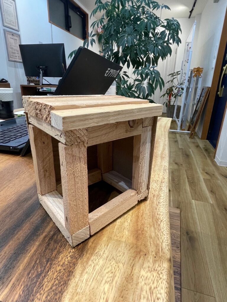 モノツクリにてクラフトビレッジ西小山のベンチ部分的試作品写真