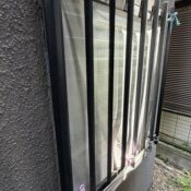品川区荏原で壊れた面格子既存写真