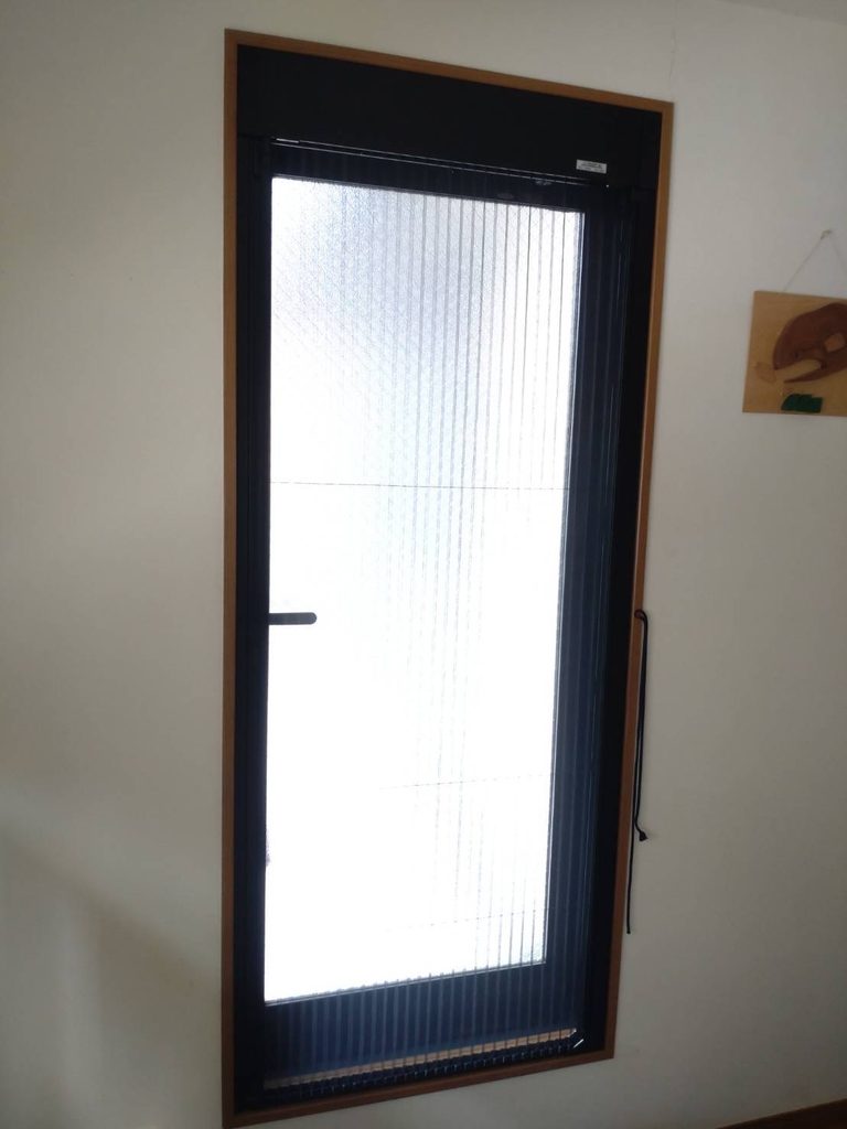 品川区荏原でプリーツ網戸設置全体写真