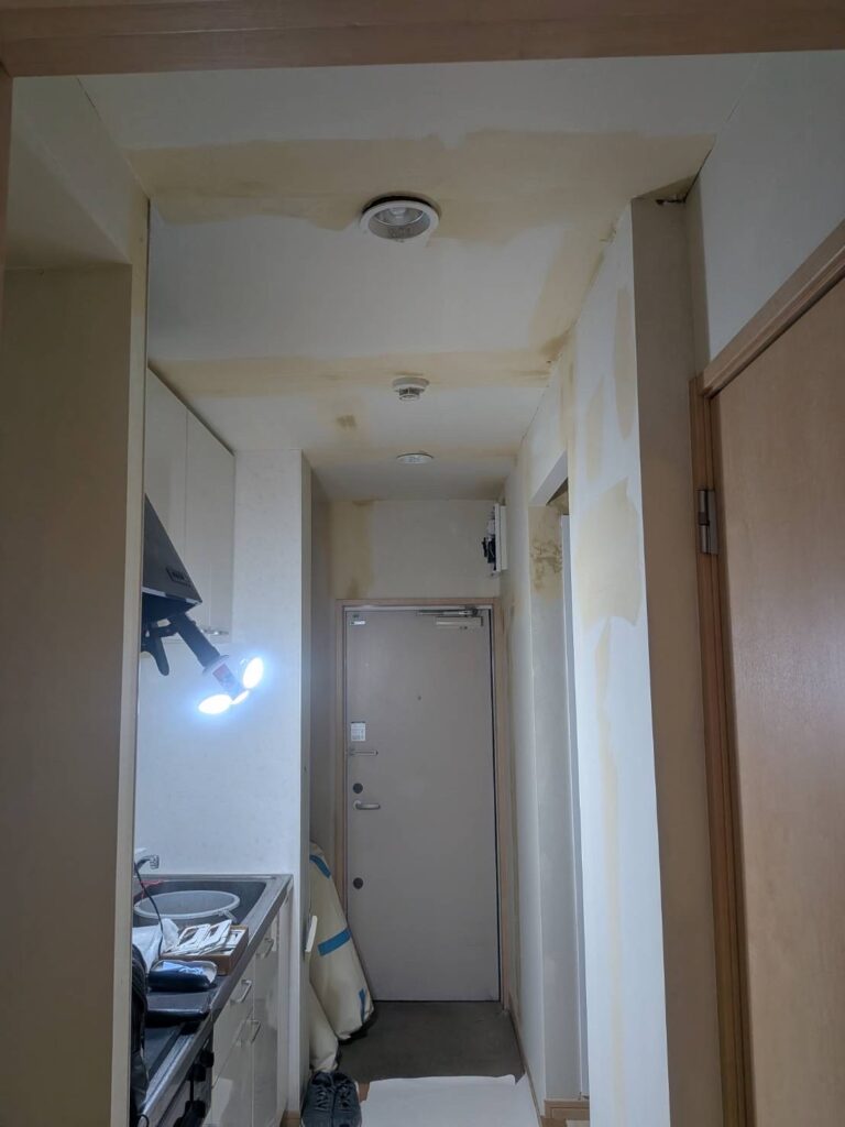 武蔵小山の賃貸マンション退去後クロス張替工事写真