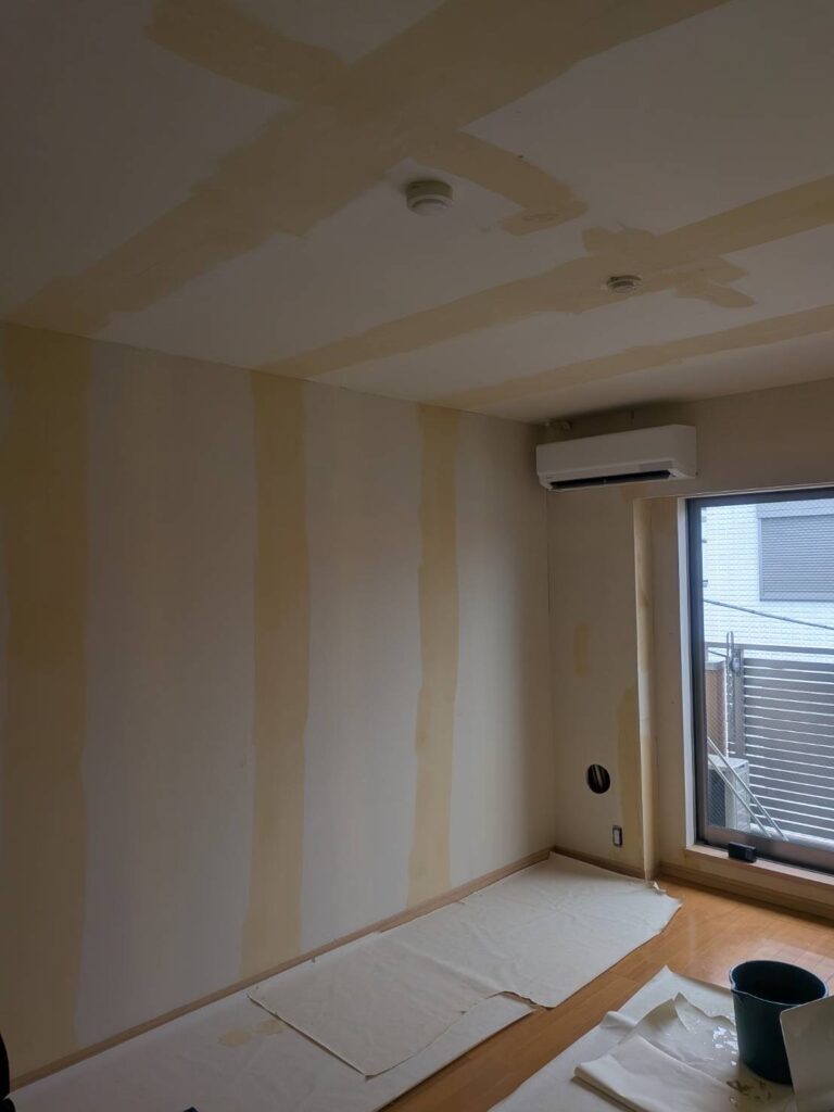 武蔵小山の賃貸マンション退去後お部屋のクロス張替工事写真