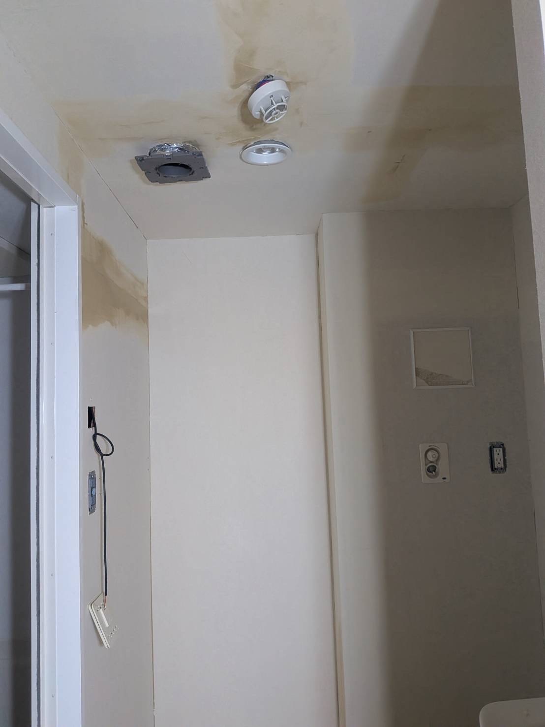 武蔵小山賃貸マンション退去後クロス張替写真