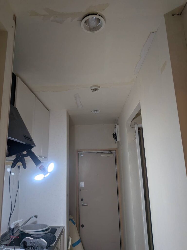 武蔵小山賃貸マンション退去後クロス張替工事写真