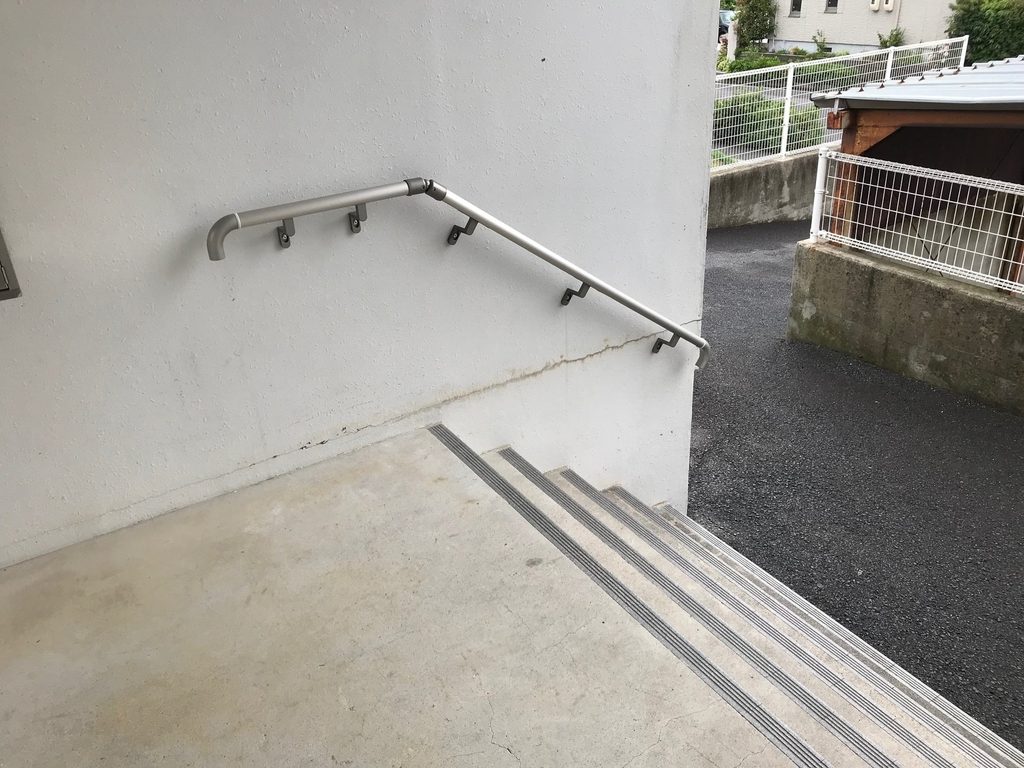 壁付け手すり写真