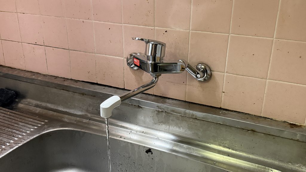 品川区小山で1階キッチン水栓水の確認写真