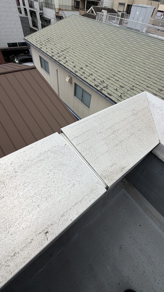 品川区小山でマンション屋上防水調査写真