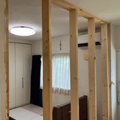 目黒区目黒本町で部屋分け間柱の写真