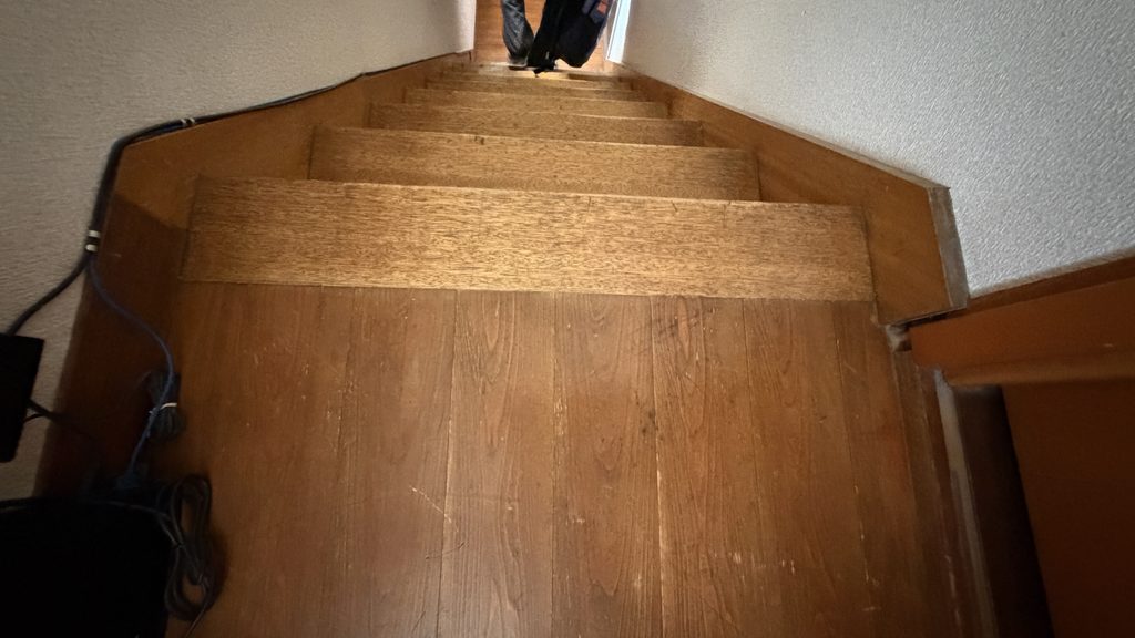 品川区小山台で廊下床階段既存写真