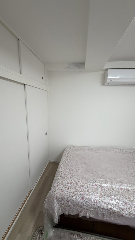 目黒区洗足でマンションお部屋クロス雨漏り既存写真