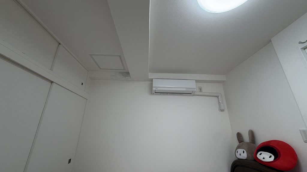 目黒区洗足でマンション天井点検口設置写真