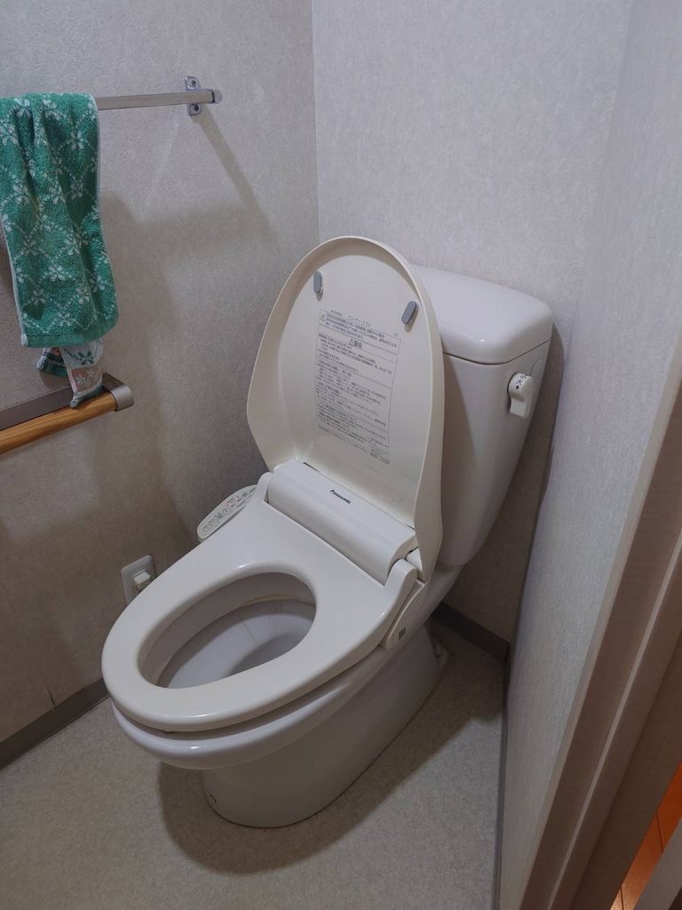 目黒区碑文谷でトイレ既存写真全体