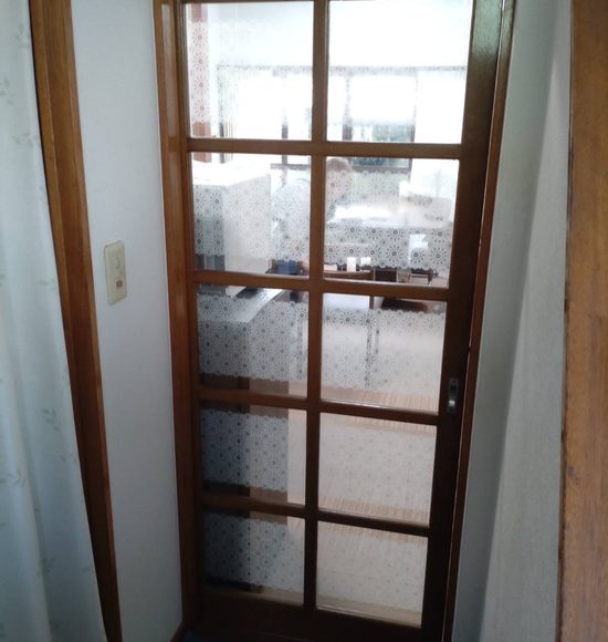 品川区小山台で居間と廊下の間の引き戸不具合のためレールと戸車交換
