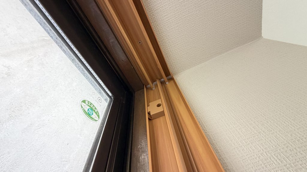 目黒区碑文谷で3階内窓レール部分の写真
