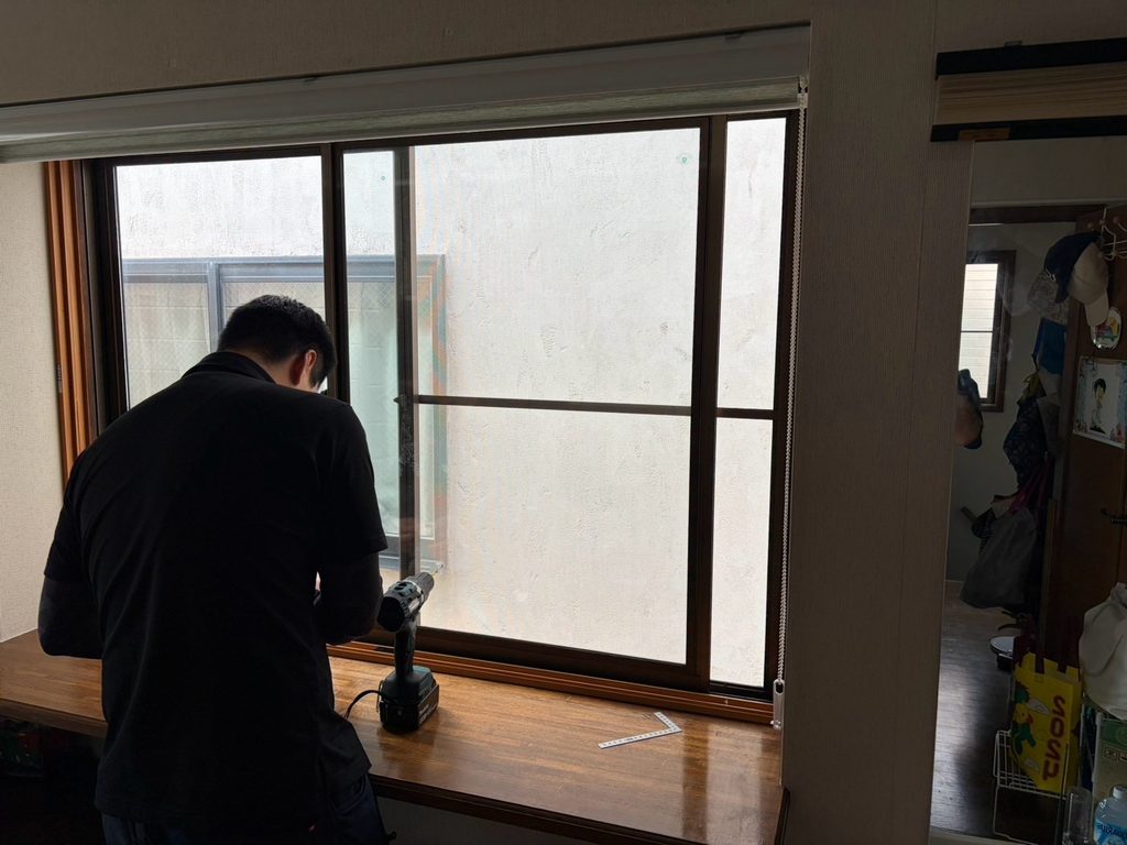 目黒区碑文谷で3階内窓工事中写真