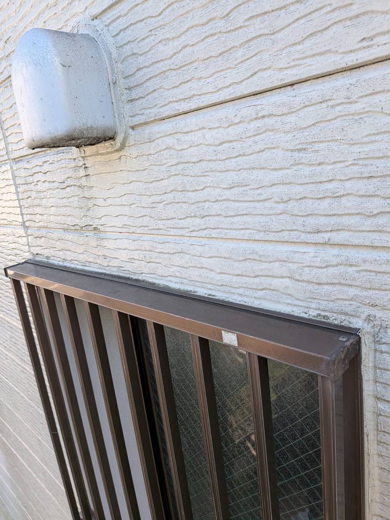 品川区小山台で窓上シール劣化既存写真